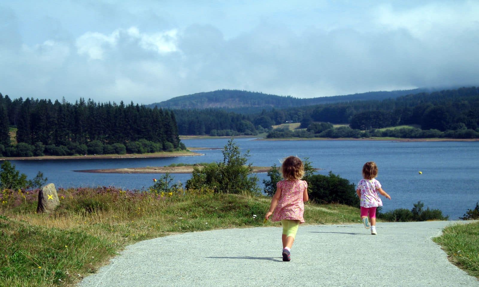 RANDONNEE DU TOUR DU LAC DE VESOLES Prémian Occitanie RANDONNEE DU TOUR DU LAC DE VESOLES Prémian Occitanie