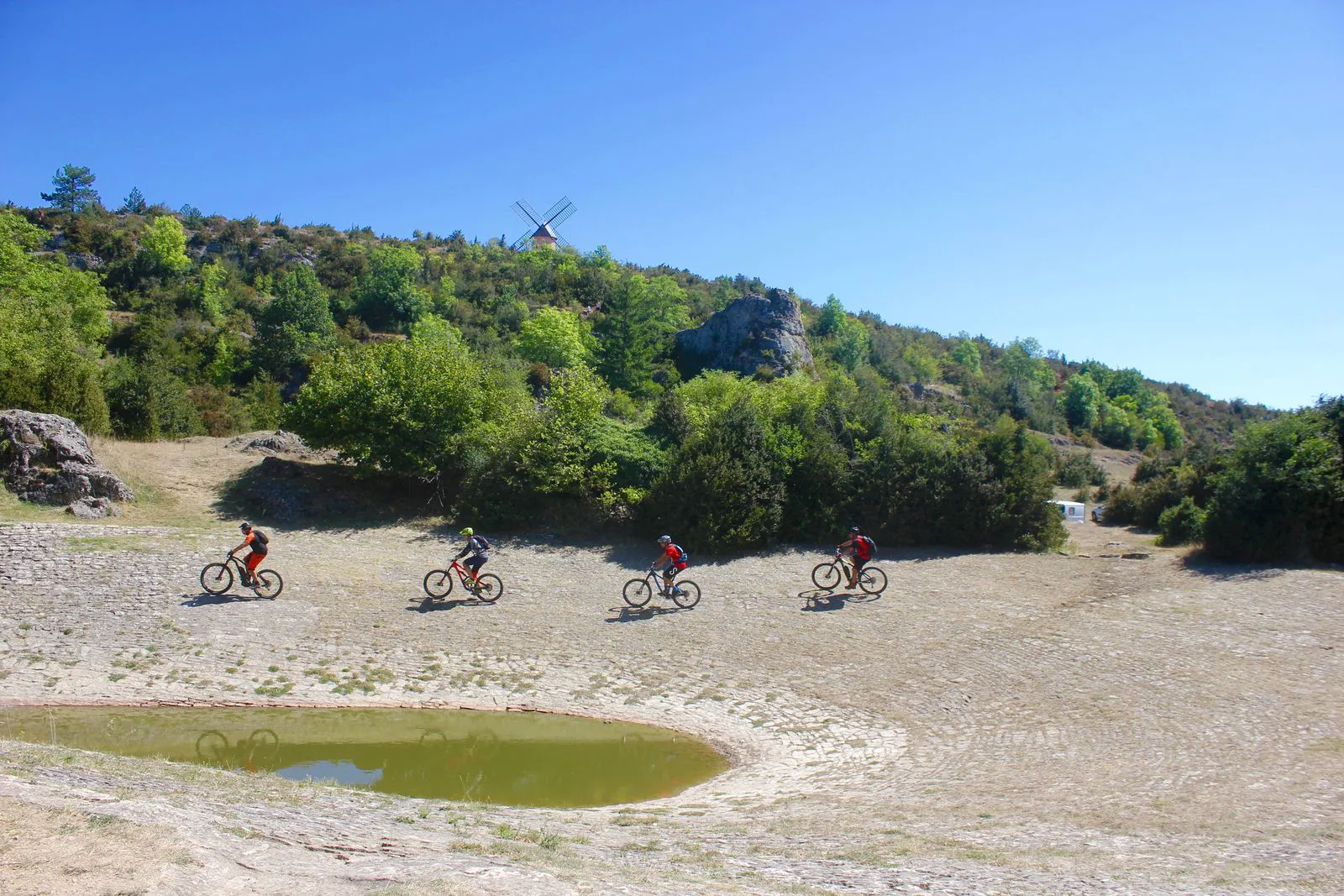 CIRCUIT LE LION DE SERVIÈRES N° 17- ESPACE VTT-FFC LODÉVOIS ET LARZAC Le Caylar Occitanie