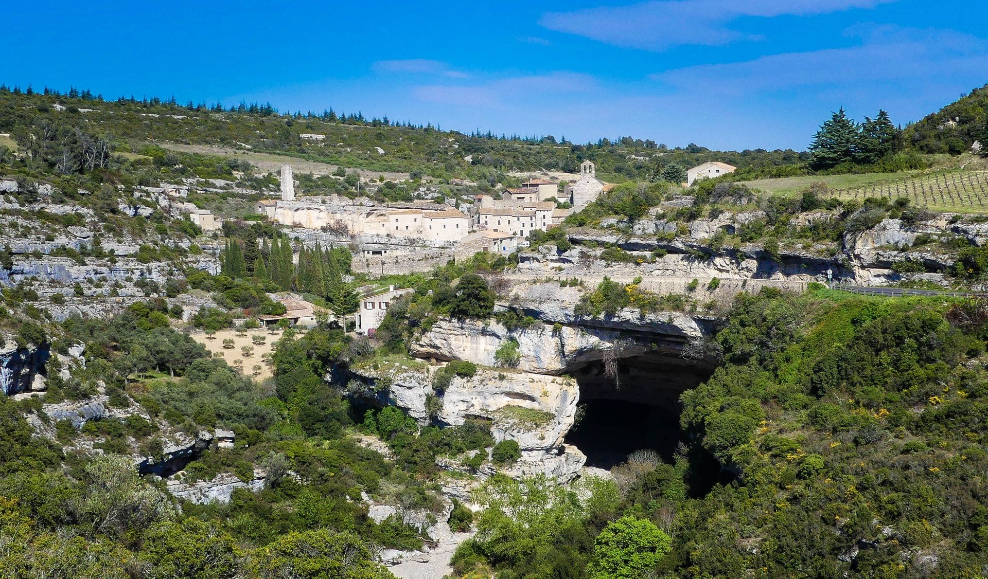 CIRCUIT ROUTIER DE MINERVE À OLARGUES AU FIL DU TEMPS ET DES VIGNES Minerve Occitanie