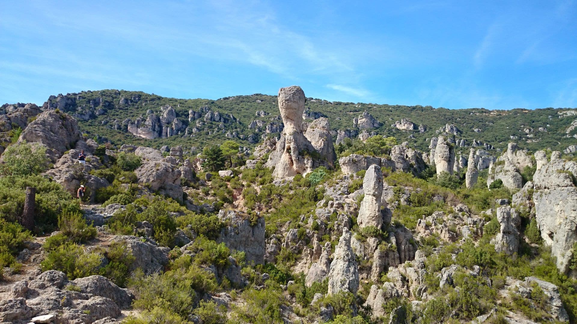 RANDONNEE DU SENTIER DES COURTINALS Mourèze Occitanie