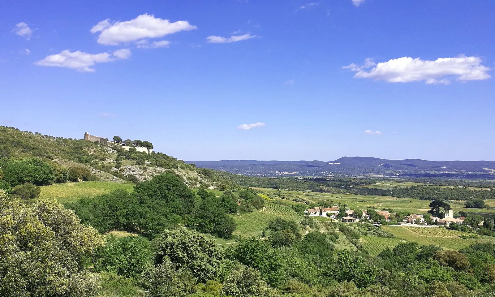 RANDONNEE DU CASTELLAS DE MONTPEYROUX Montpeyroux Occitanie