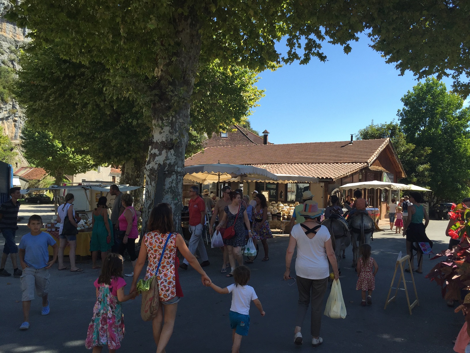 Marché à Cabrerets