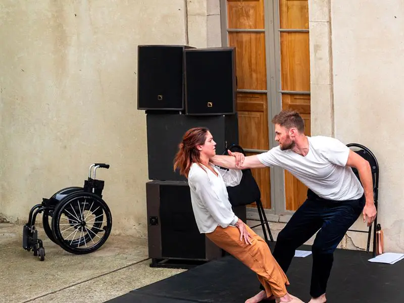 RESTITUTION CORPS PLURIELS RENCONTRE DANSE & HANDICAP