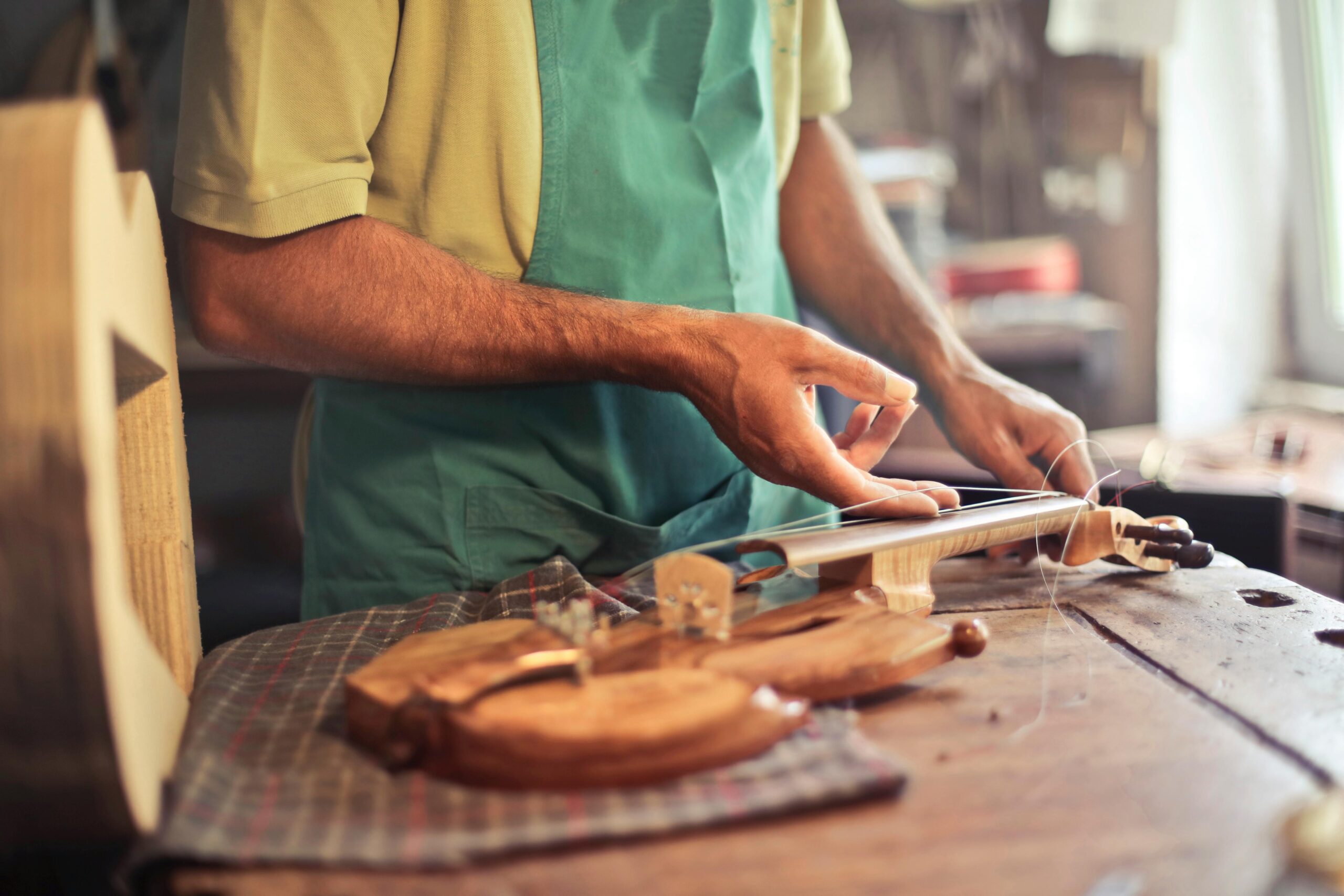 ATELIER LUTHERIE REPAIR TA GUITARE CAFÉ