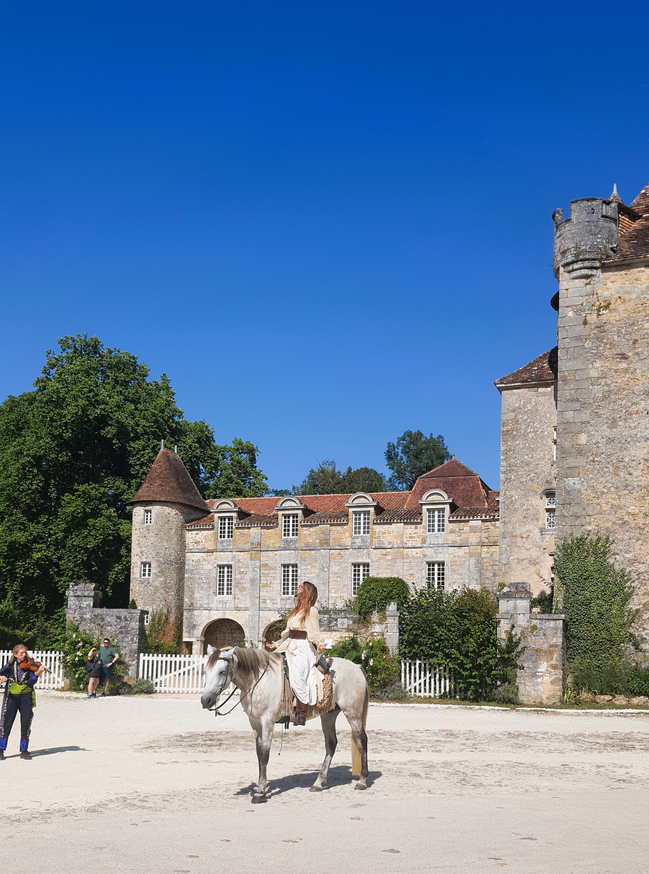 Châteaux en Fête Echo de la Cie du Cheval Songeur