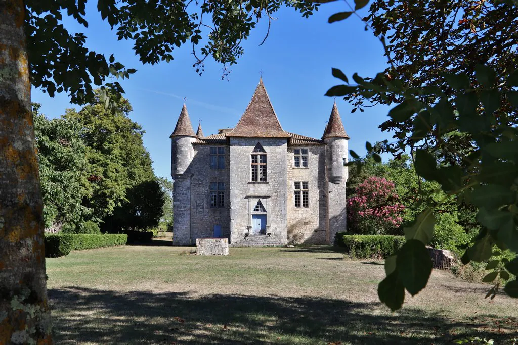 Visite Historique et Architecturale du Château datant du 12è siècle