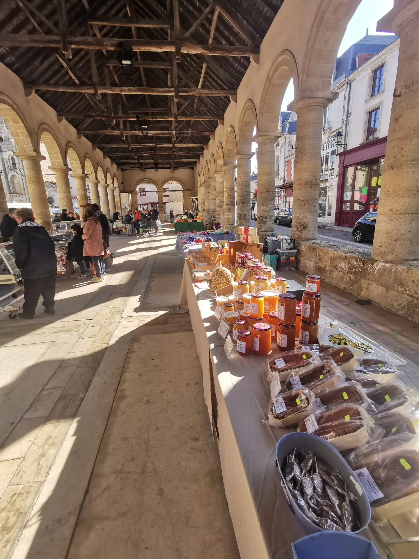 Marché hebdomadaire d'Airvault (samedi matin)