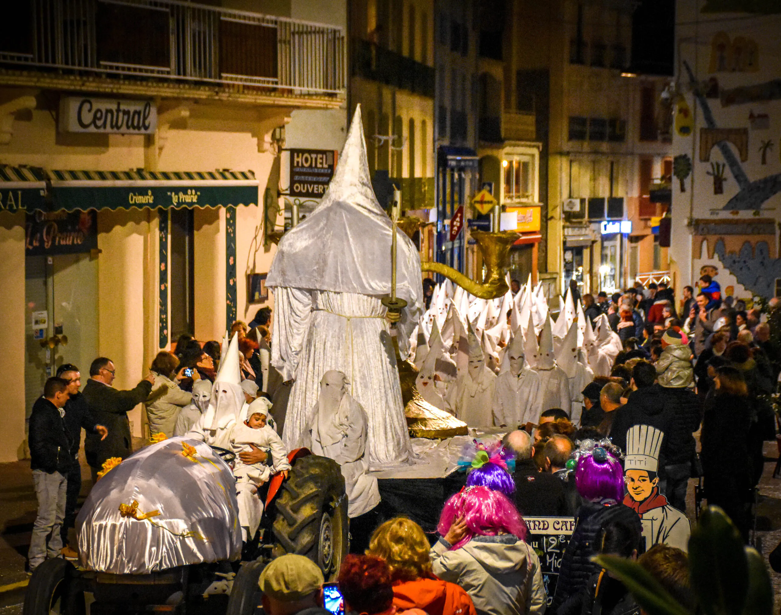 CARNAVAL 2ÈME CAVALCADE ET GREGOIRE AMÉLIEN