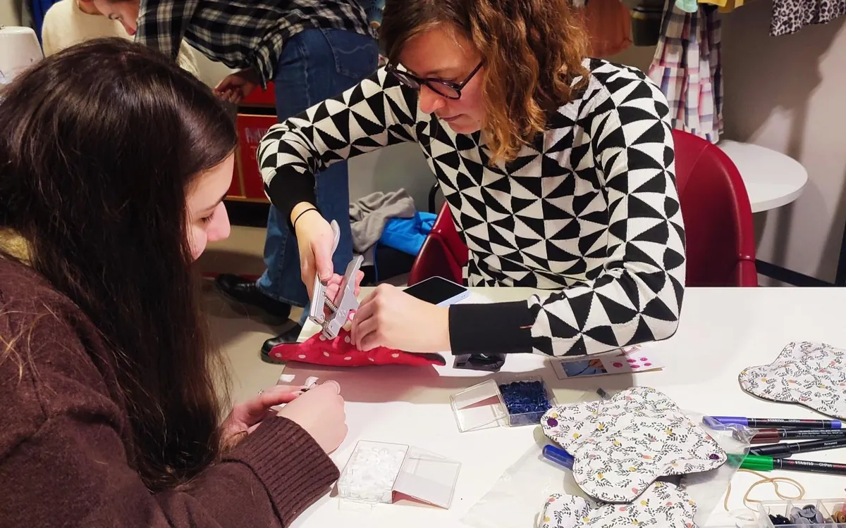 Atelier couture : Serviettes hygiéniques lavables et solidaires Médiathèque de la Canopée Paris