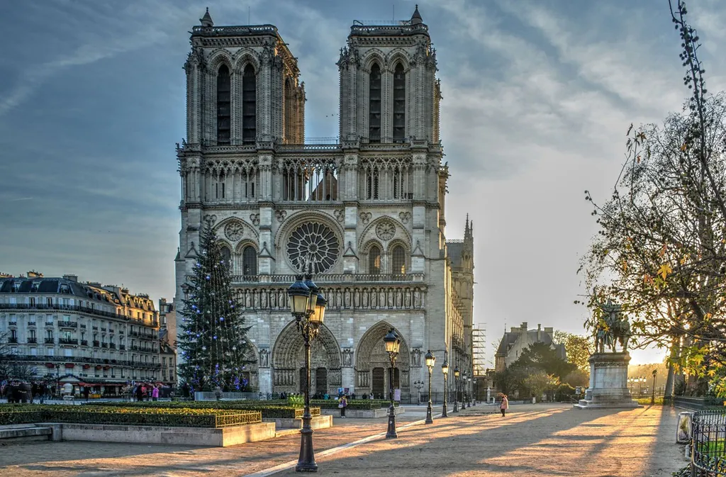 La Micro-Folie de la CAB | Collection Notre-Dame de Paris