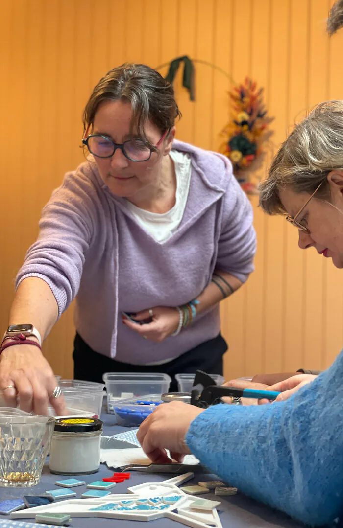 C’est l'heure de casser des carreaux… plongez dans la magie créative de la mosaïque ! Chez AURÉLIE COUSIN