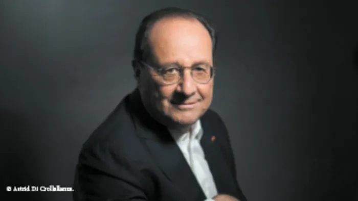 Dédicace François Hollande Le Hall du Livre NANCY