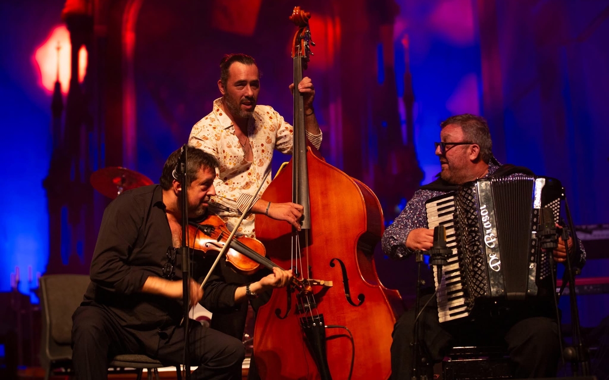 MENKA TRIO Le Son de la Terre Paris 05