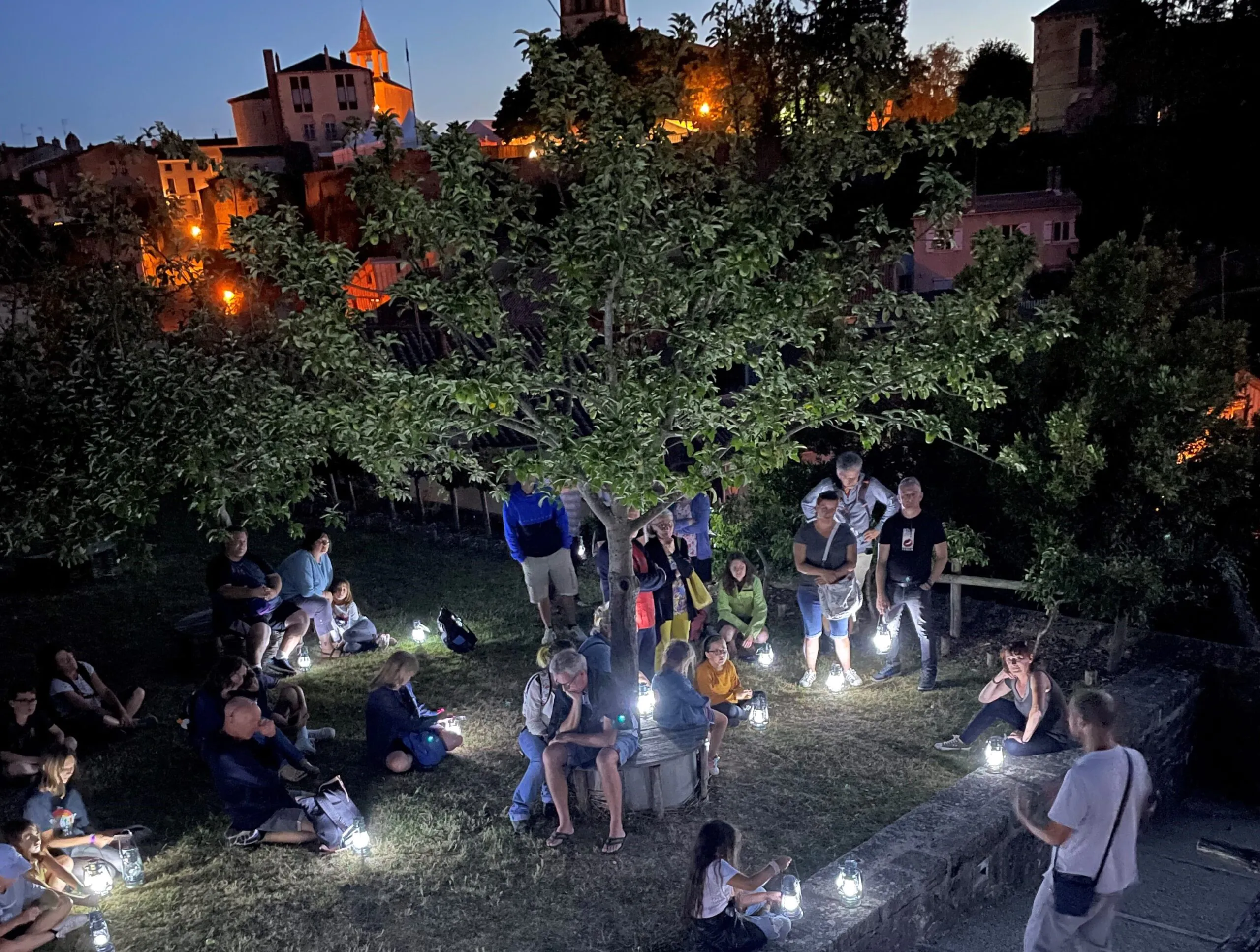 Balade à la lanterne visite guidée avec lectures Nuits de la lecture