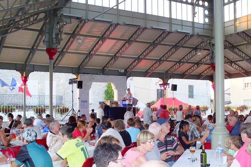 Marché nocturne en musique à Pellegrue