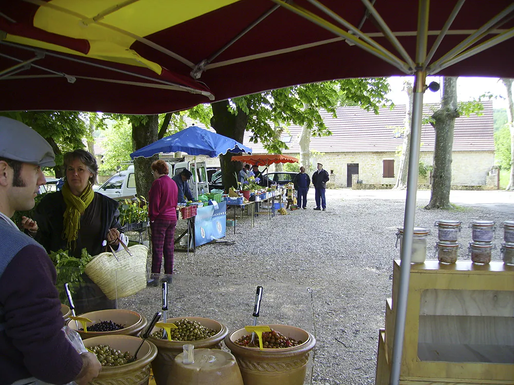 Marché à Saint-Germain-du-Bel-Air