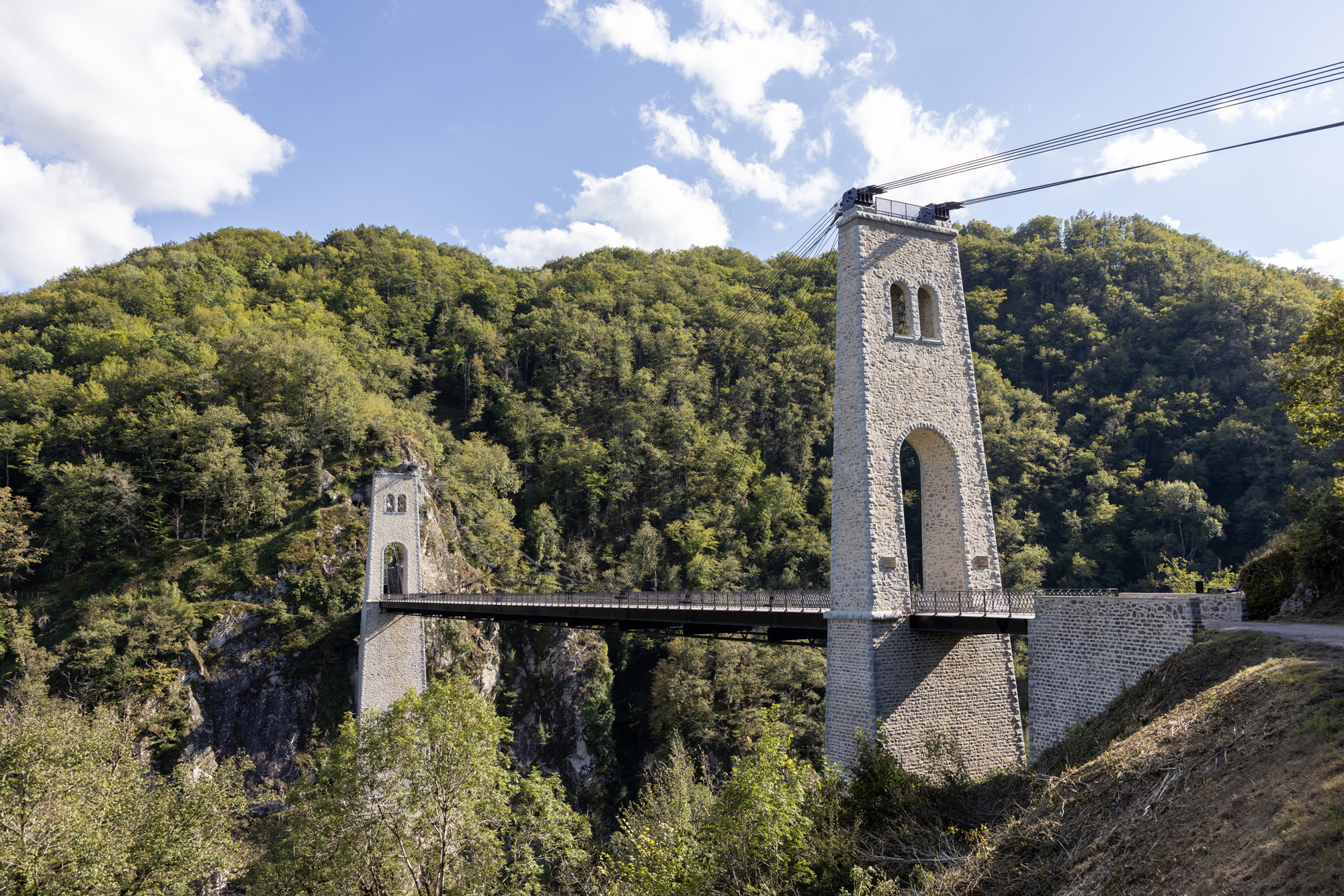 La passerelle suspendue Soursac Nouvelle-Aquitaine