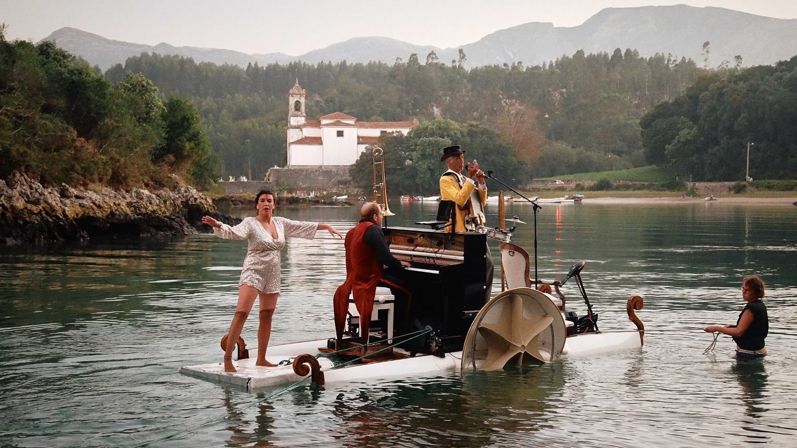 Spectacle musical "Janganda Le Piano du Lac"