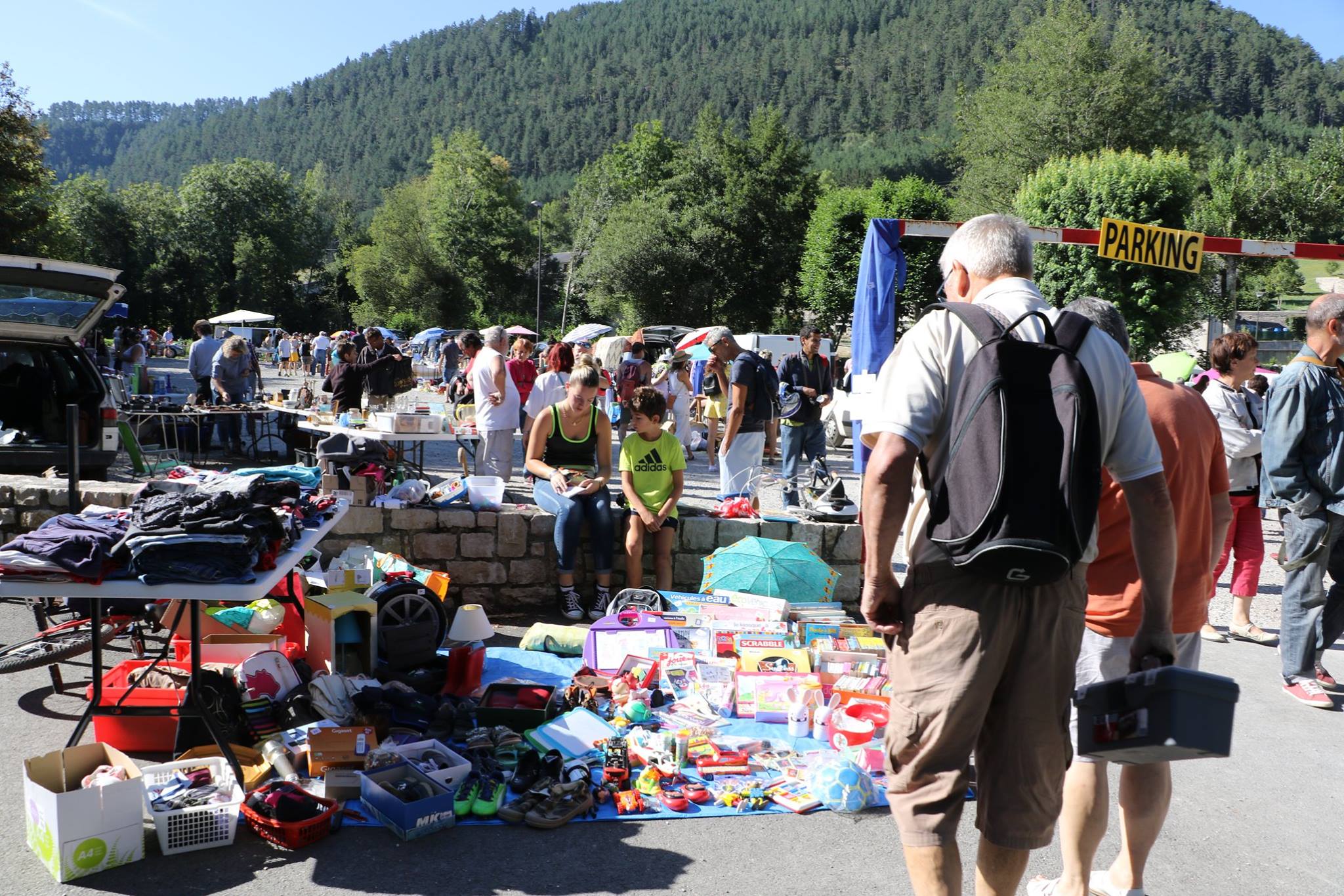 VIDE GRENIERS D'ÉTÉ