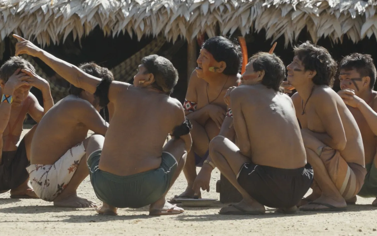 Découvrez le documentaire évènement « La Chute du Ciel » en séance-débat avec Survival International et Humanité & Biodiversité ! Cinéma Espace Saint-Michel Paris