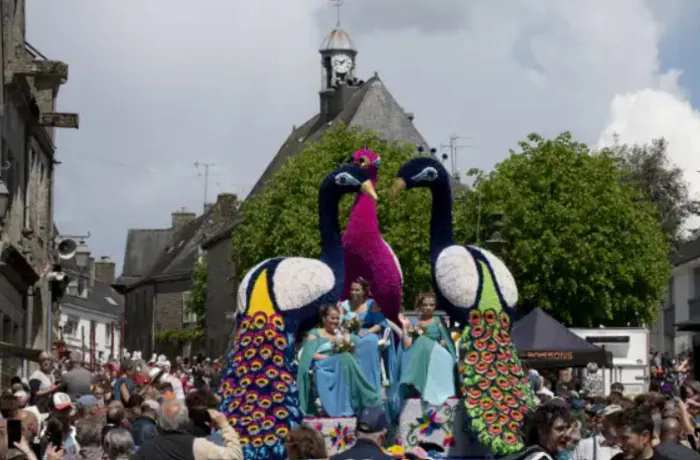 Exposition temporaire et visite guidée : Carnavals Musée de Bretagne Rennes