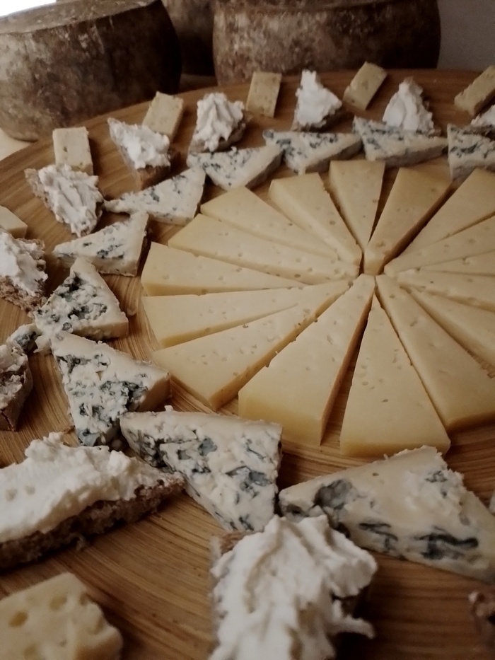 Visite à la ferme GAEC de Voissieux Saint-Bonnet-près-Orcival