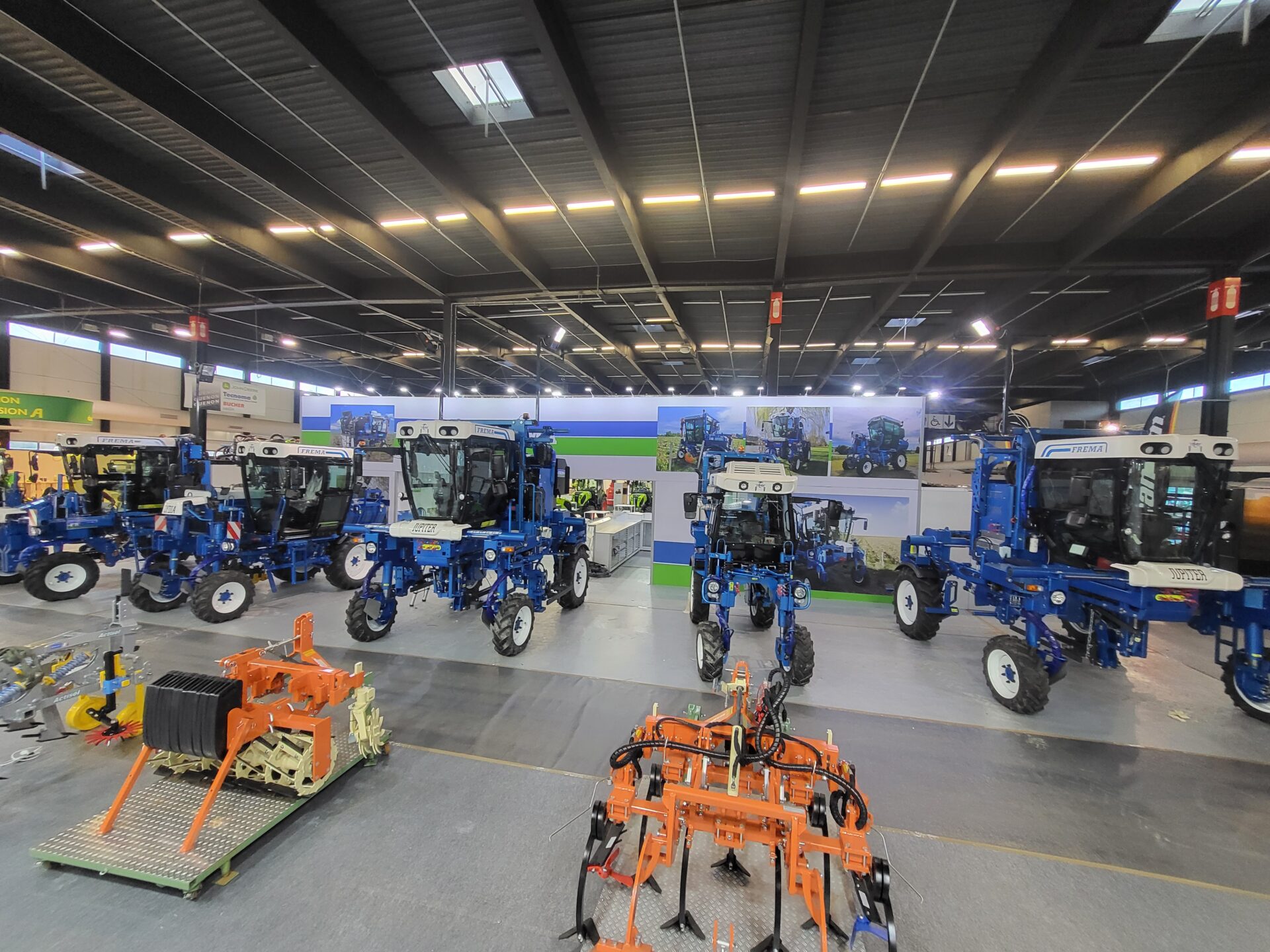 Prenez de la hauteur avec la FREMA et ses tracteurs agricoles hauts perchés