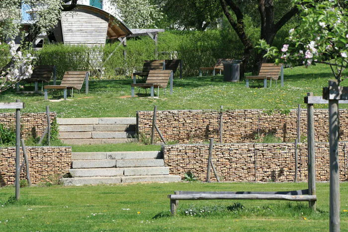 Découverte d'un jardin marqué par la pierre Jardin Agathe Roullot Chaumont