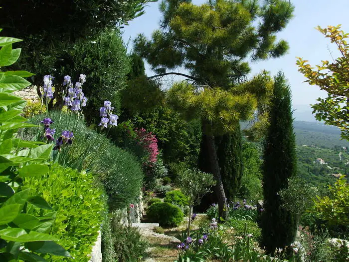 Découvrez les jardins privés du Palais Saint-Firmin Jardins du Palais Saint Firmin Gordes