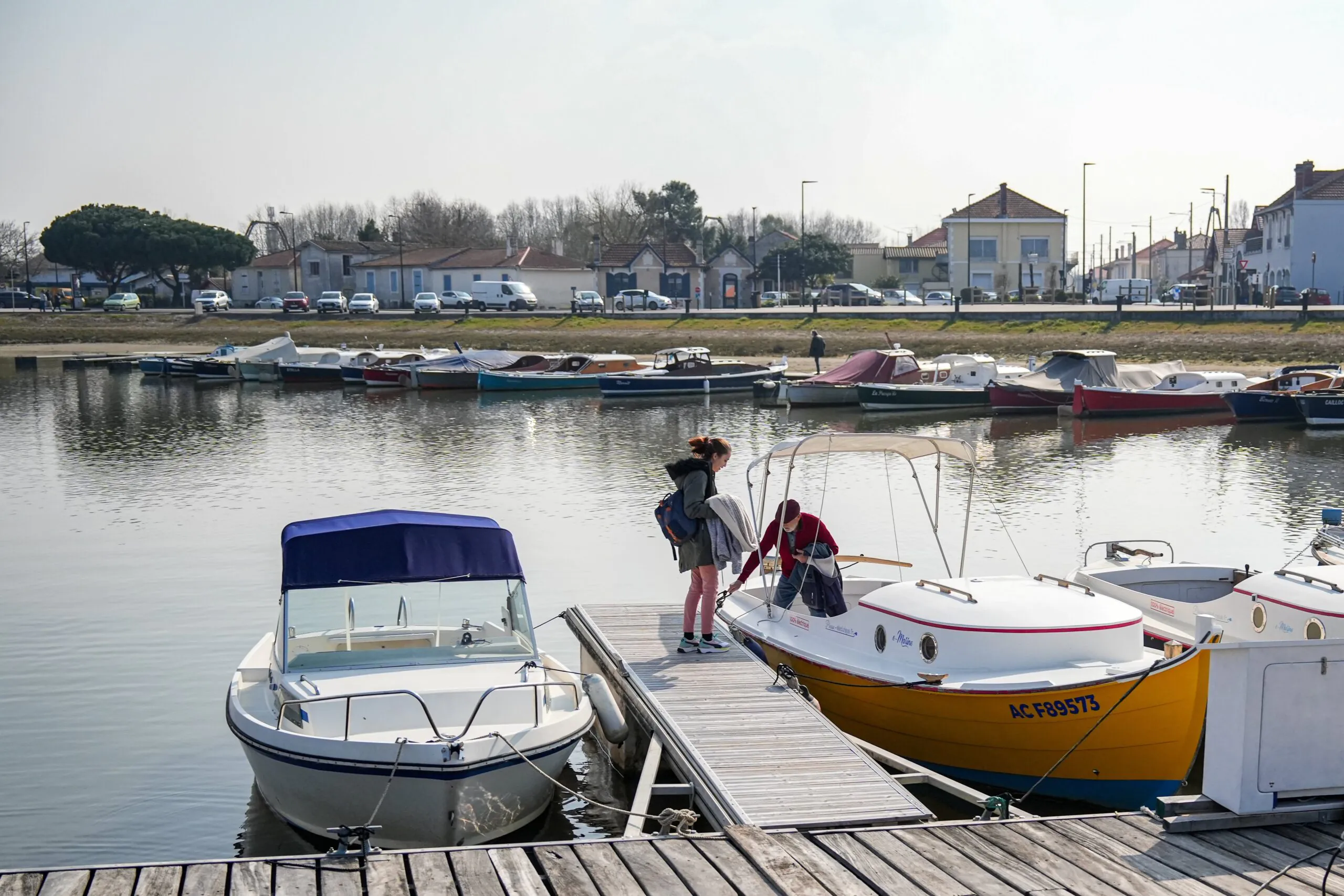 Les ports de La Teste en pinasse électrique