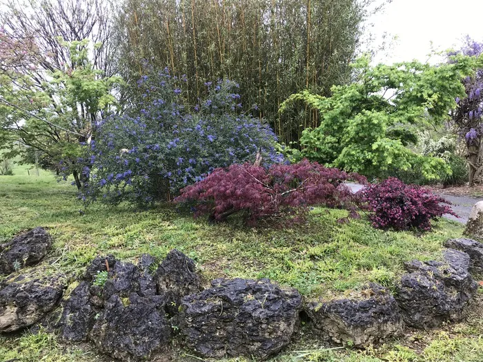 Déambulation dans un jardin paysager Le jardin de Termi Laurède