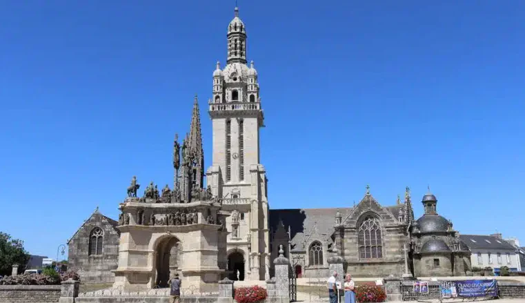 Les Fééries du cloître