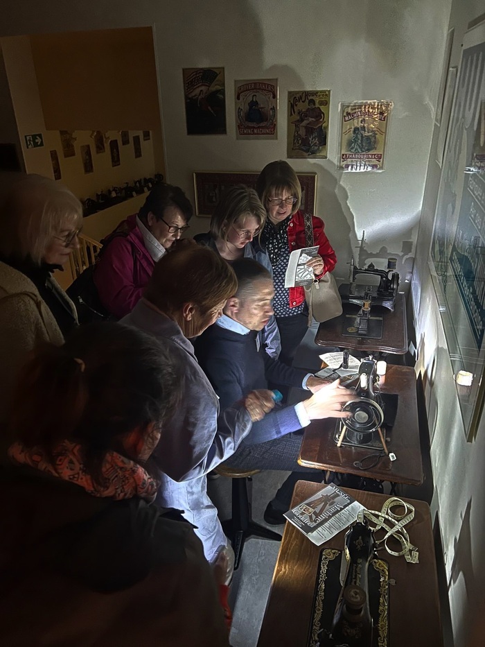 Visite à la lampe torche et bougies musée de la machine à coudre Châlons-en-Champagne