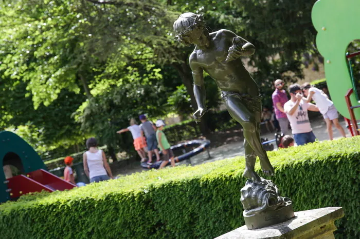 Les statues du jardin anglais Parc de Blossac Poitiers