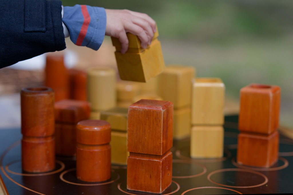 L'été en famille avec Ouest Limousin Tourisme Atelier jeux géants en bois