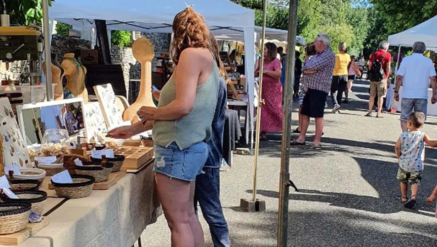 Marché de producteurs et artisans locaux à Thédirac