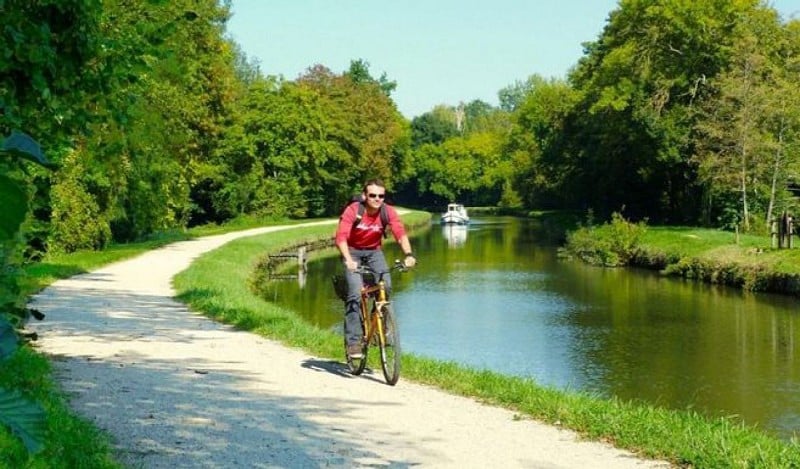 Canal d'Orléans à vélo étape L. Vitry-aux-Loges / Veilles-Maisons-sur-Joudry Vitry-aux-Loges Centre-Val de Loire