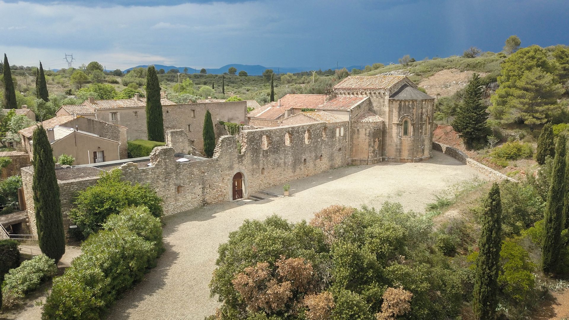 DE SAINT-GERVAIS-SUR-MARE À BÉZIERS SUR LES CHEMINS DE COMPOSTELLE Saint-Gervais-sur-Mare Occitanie