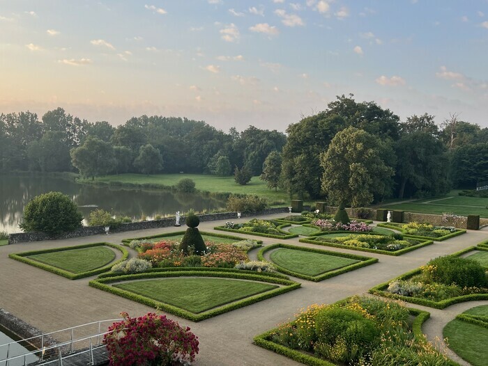 Explorez librement tous les recoins des jardins du château des Arcis ! Jardins du château des Arcis Meslay-du-Maine