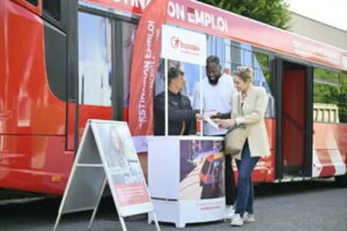 Découverte du métier de conducteur de bus/car avec notre car simulateur ! Transdev STAO La Montagne La Montagne