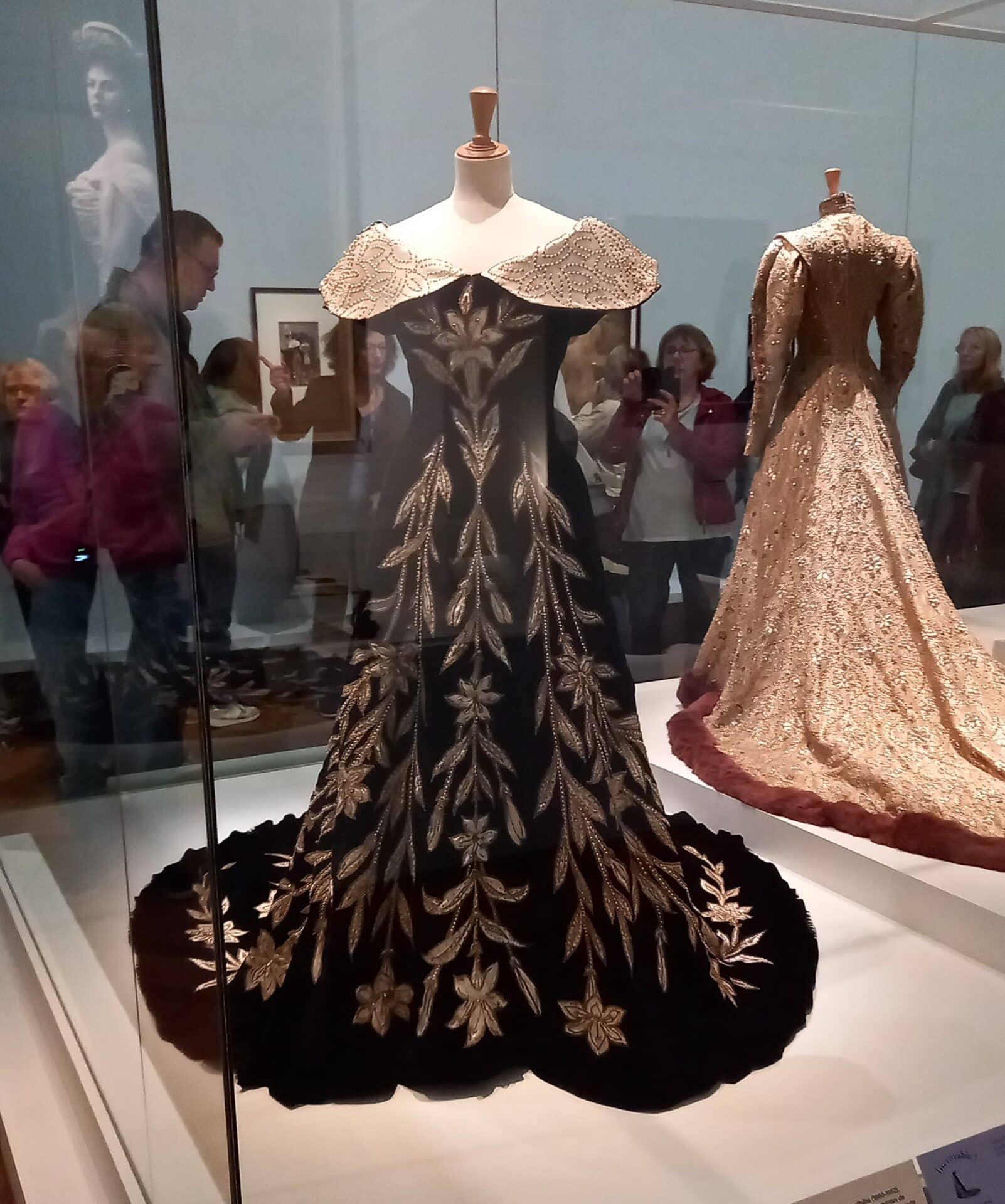 charles frederick worth