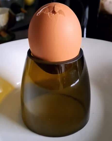 coquetier en cul de bouteille 