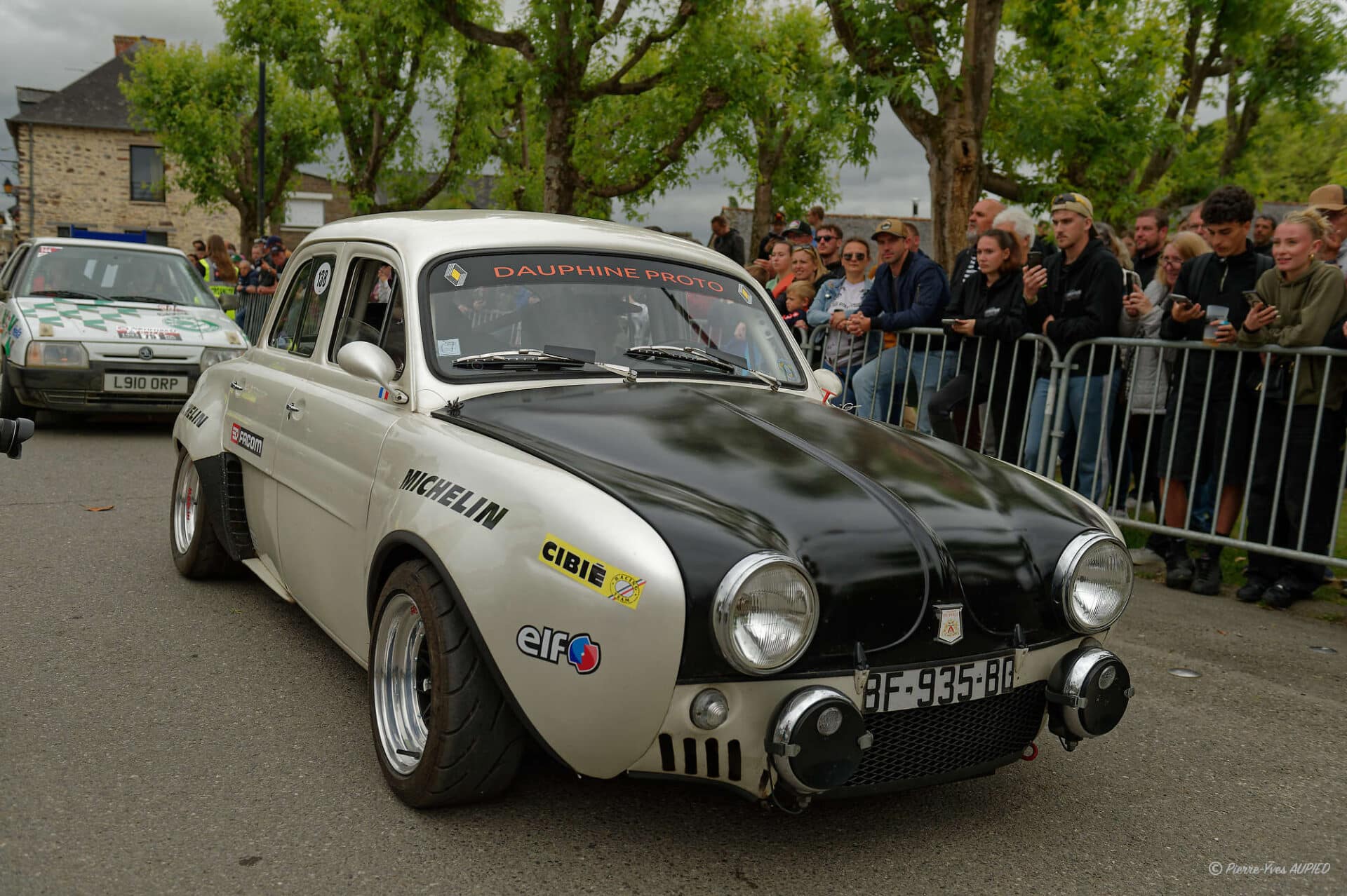 Michel BOTREL (F) lors de la parade des pilotes au Lohéac Legend festival 2025