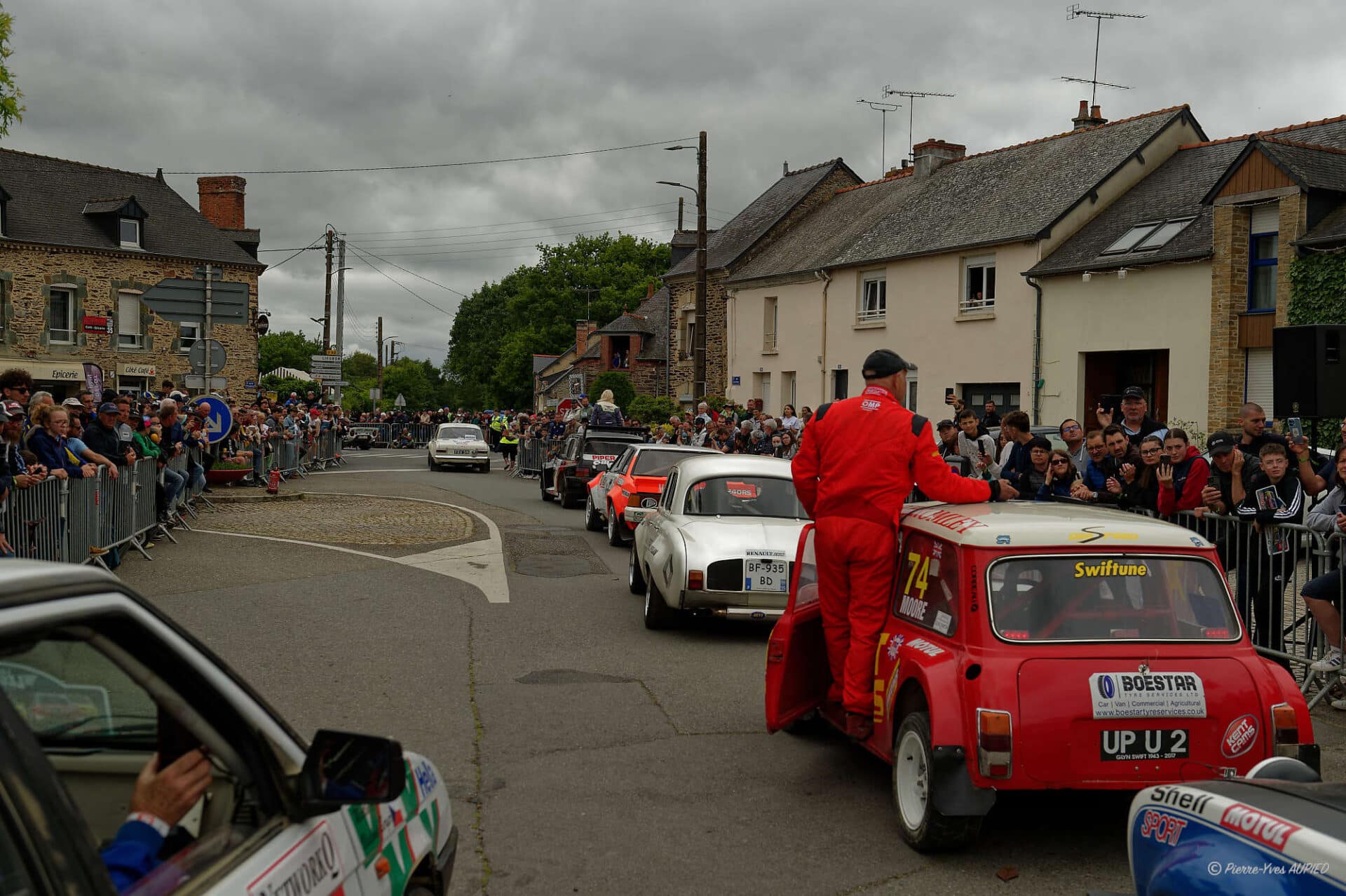 Terry MOORE (GB) lors de la parade des pilotes au Lohéac Legend festival 2025