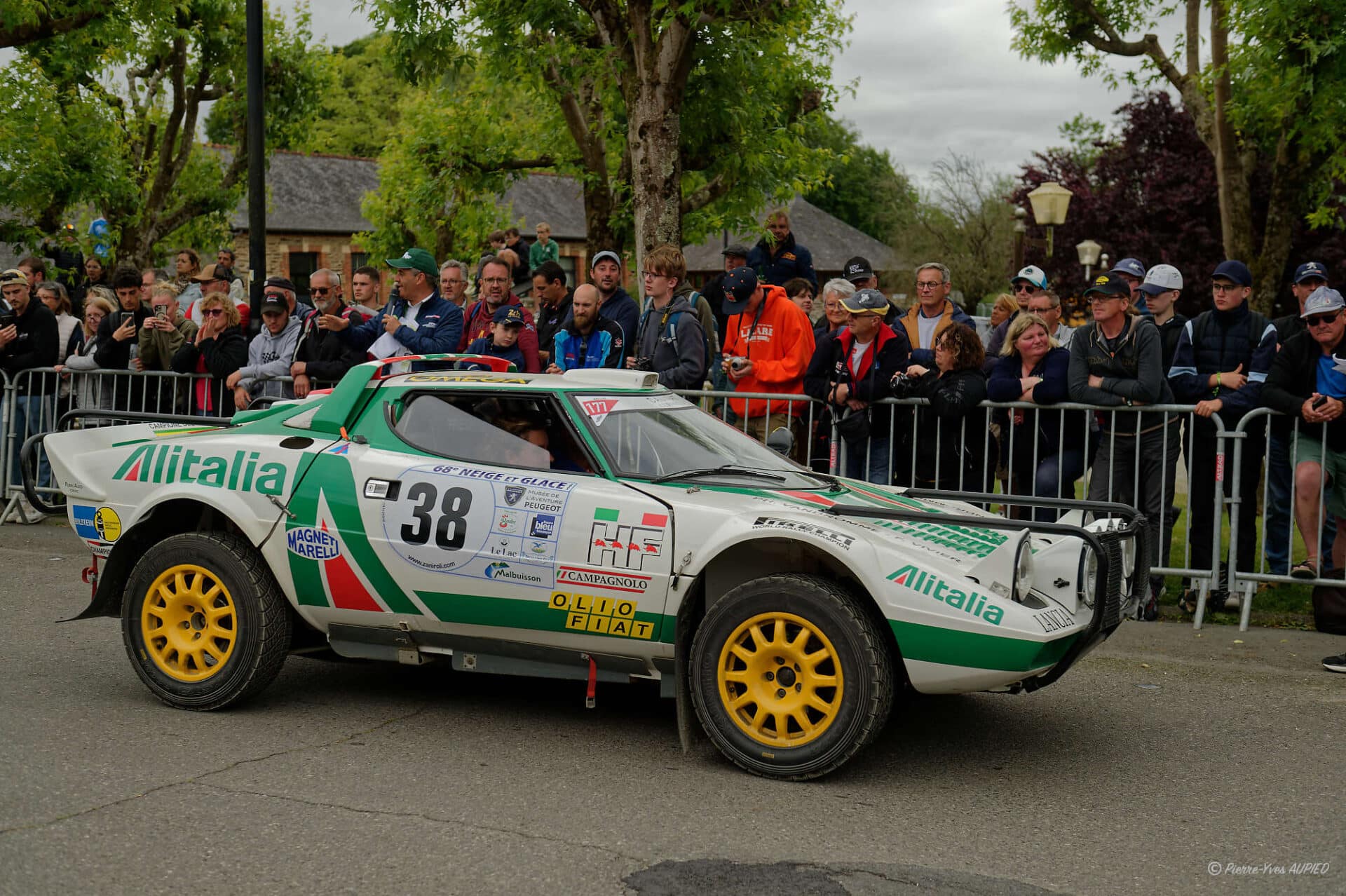 Philippe VANDROMME (FR) lors de la parade des pilotes au Lohéac Legend festival 2025
