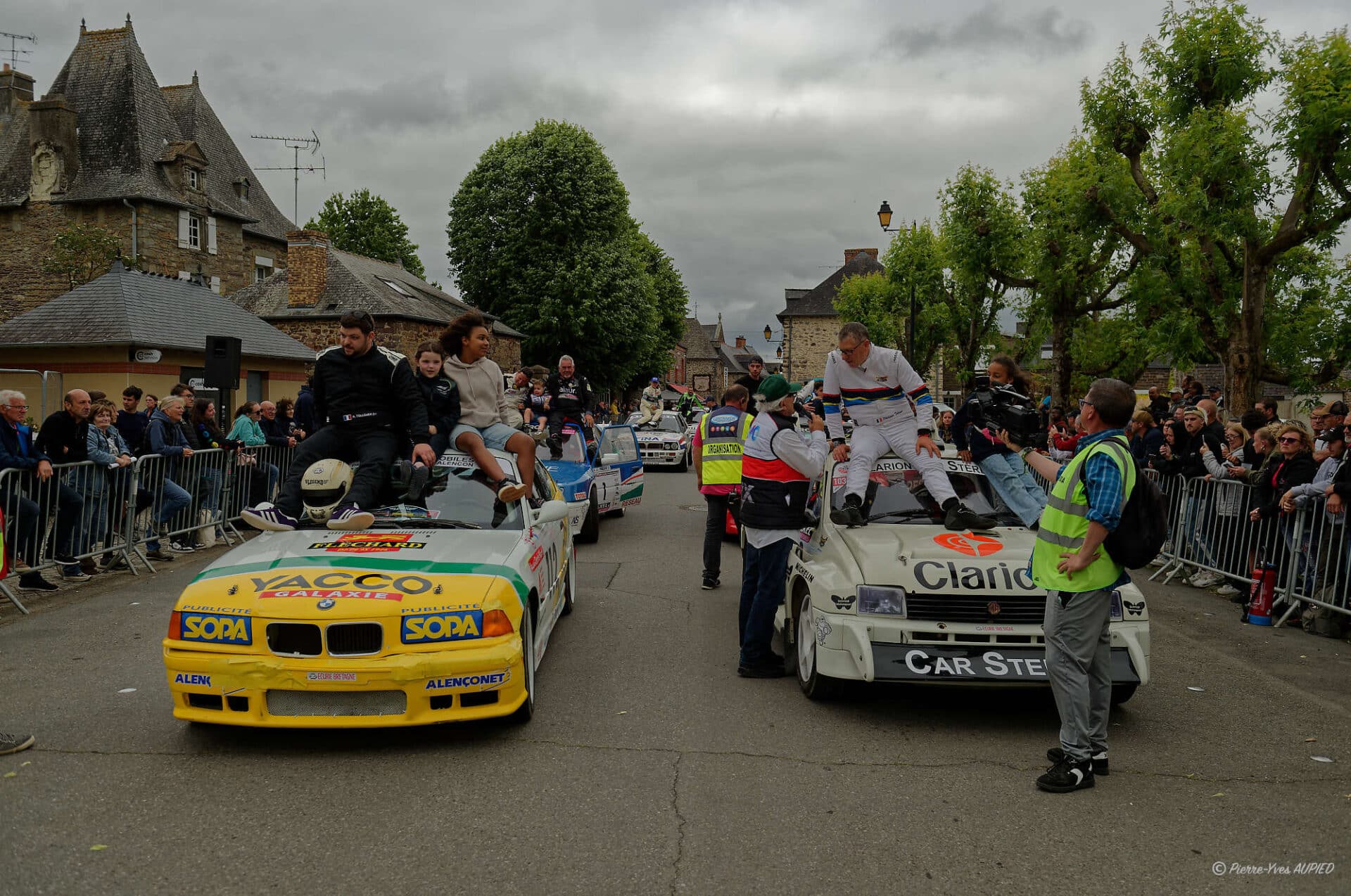 Alexandre et Philippe TOLLEMER lors de la parade des pilotes au Lohéac Legend festival 2025