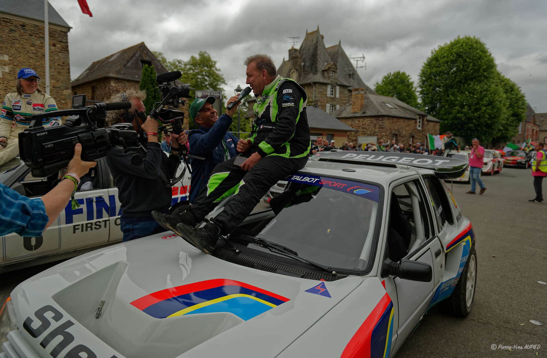 Christophe VAISON (F) lors de la parade des pilotes au Lohéac Legend festival 2025