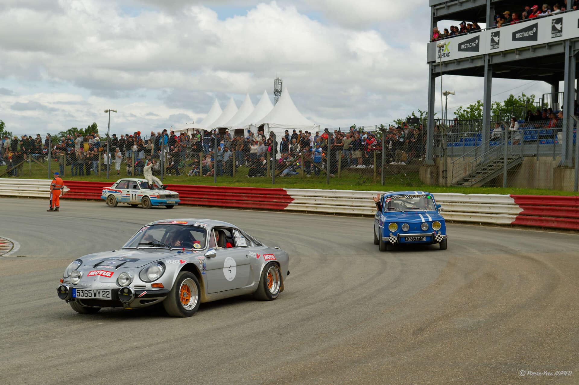 Joseph LE BIHAN (FR) lors de la parade des pilotes sur le circuit du Rallycross au Lohéac Legend Festival 2025