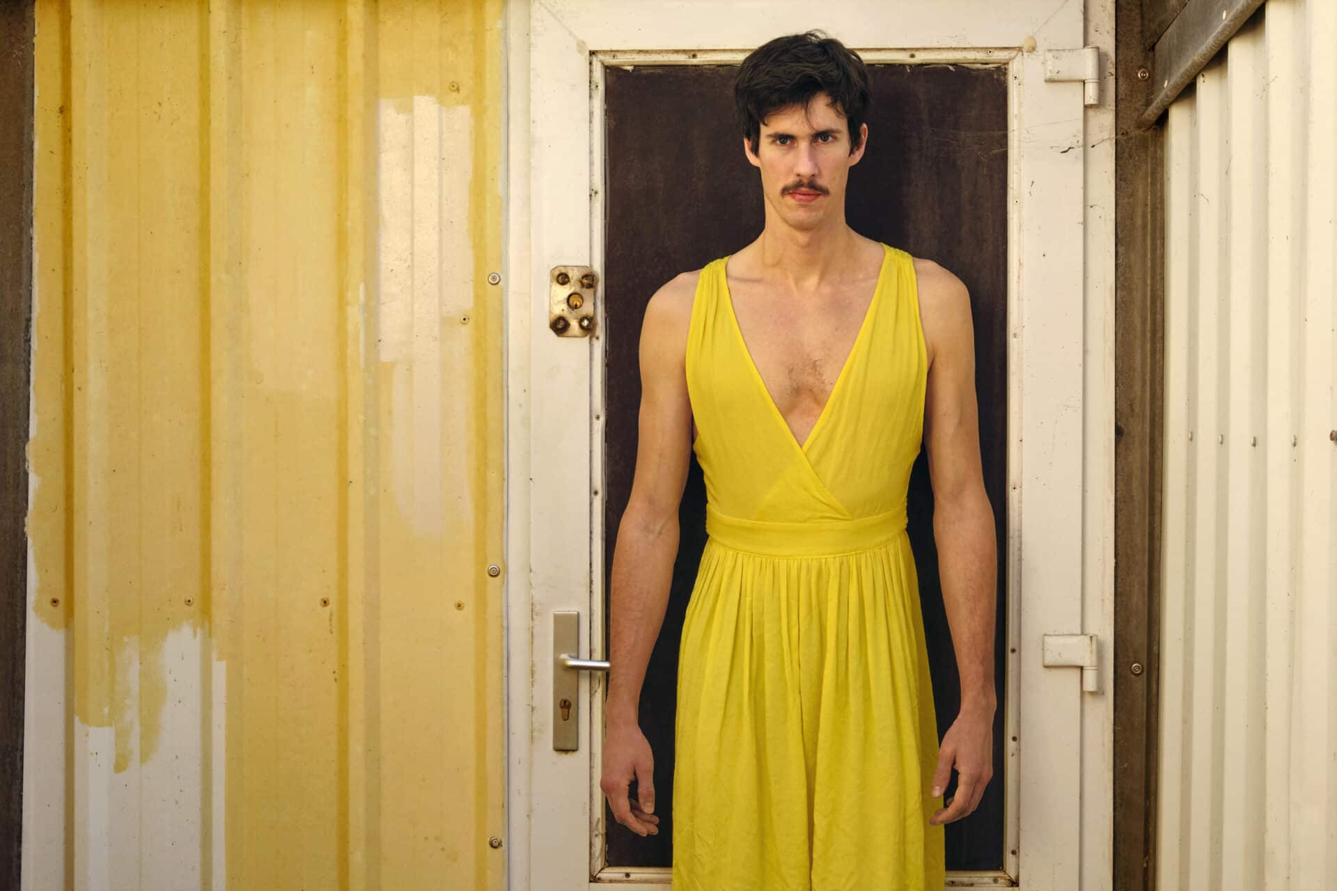 La disparition de James Bond, Scarlett Coten