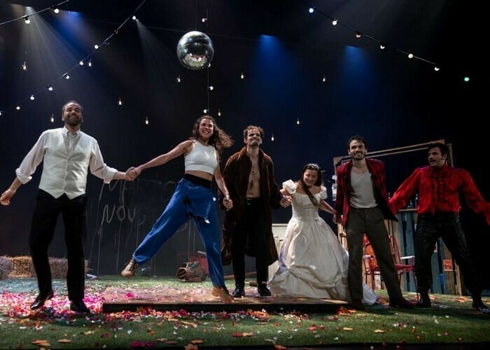 Le jeu de l’amour et du hasard de Marivaux – Collectif L’ Émeute - Saison Capellia Capellia